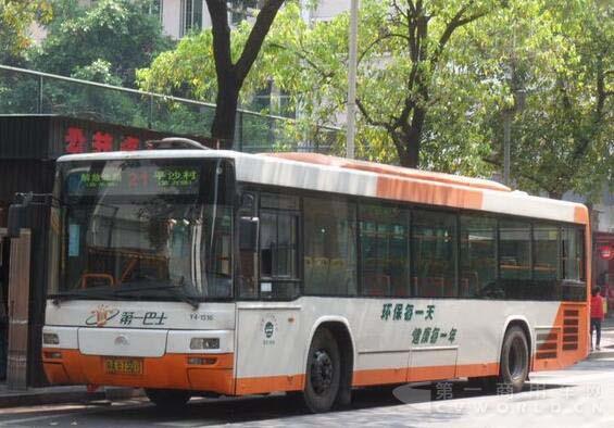 5月26日上午,广州市第一汽车巴士公司在云溪公交车场开展了一场营运