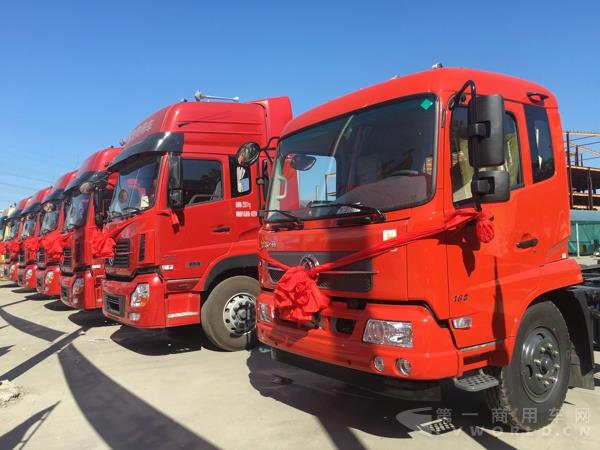 现场展车.jpg