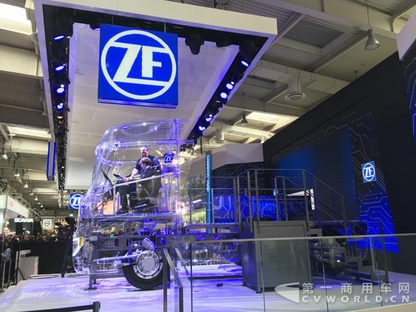 ZF的透明卡车.jpg