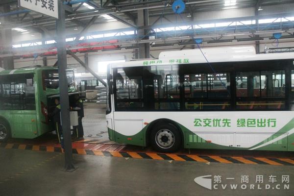 與會賓客一行參觀河北武安銀隆新能源產(chǎn)業(yè)園-6.jpg