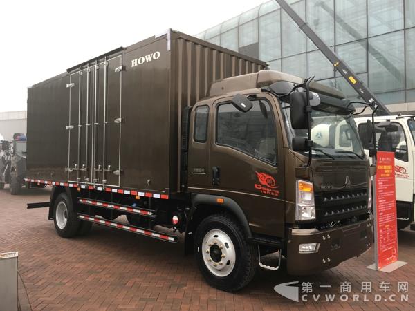 豪沃統(tǒng)帥公路廂式車.jpg