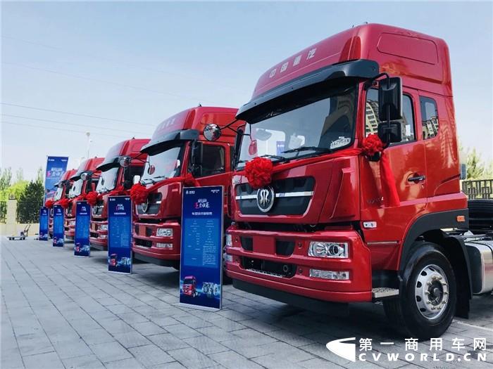 5月25日，以“重汽＆潍柴 王者归来”为主题的中国重汽潍柴机新斯太尔产品上市发布会，在山西忻州举行。这也是匹配潍柴机的中国重汽卡车上市发布的第一站。