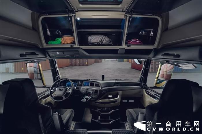当地时间2020年2月10日晚，曼恩全新一代TG系列正式在西班牙毕尔巴鄂全球首发。高效运力，动感设计，可靠保障……凭借焕新的设计、升级的驾驶理念、独一无二的操控体验以及舒适便捷的驾乘环境，全新一代TG系列卡车将助力曼恩商用车，勾勒崭新的未来运输蓝图。