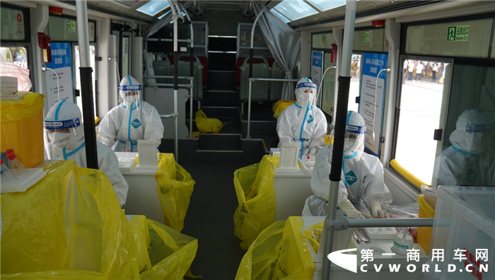 2020年6月28日，福田欧辉首创“核酸检测采样车” 在北京展览馆和朝阳体育馆投入运营，正式对受检人员进行核酸检测，当日核酸检测人数达3000人次。