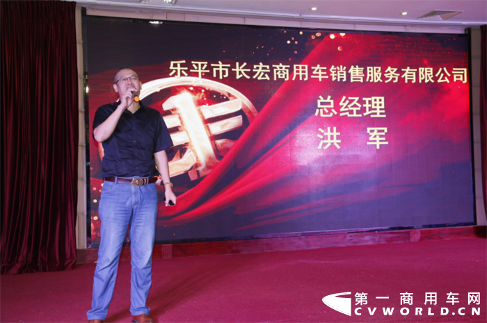 6月23日，一汽解放分别在景德镇与杭州举办了两场隆重的品鉴会。活动现场，解放新J6P 8x4渣土自卸车以其卓越的性能与独特的魅力赢得了好评。