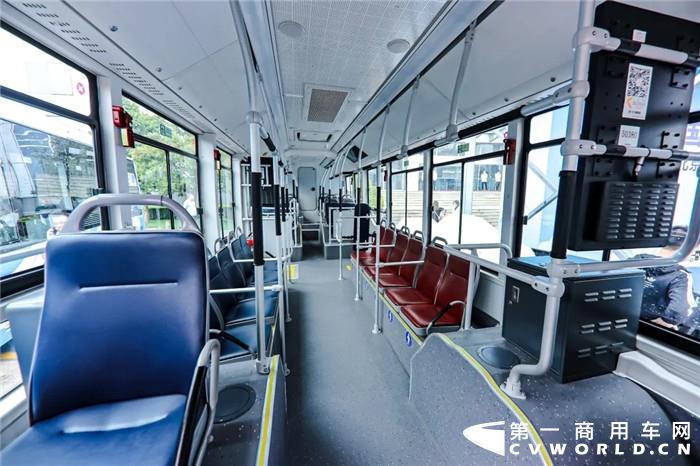 2020年11月初，北京公交在去年试点98条“准点”公交的基础上，再次增加100条“准点”公交，保证客车准点率，致力为北京市民提供方便快捷的出行服务。