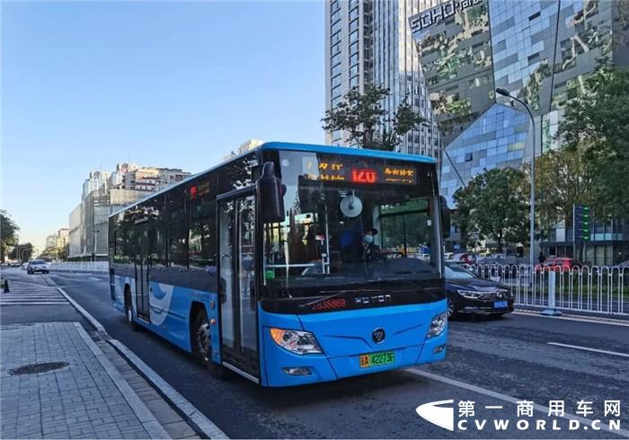 2020年11月初，北京公交在去年试点98条“准点”公交的基础上，再次增加100条“准点”公交，保证客车准点率，致力为北京市民提供方便快捷的出行服务。