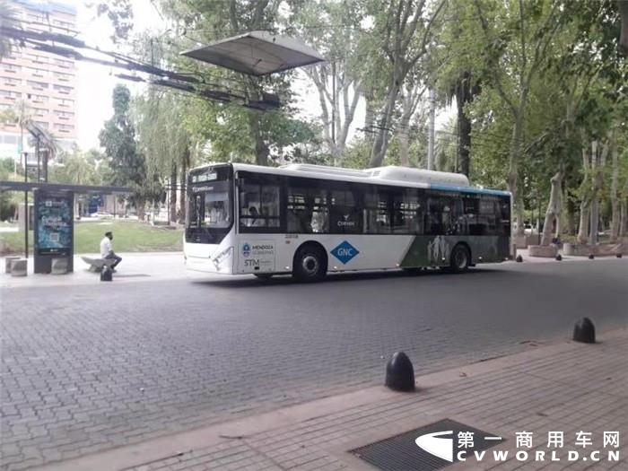 12月1日，在阿根廷门多萨省,由中通客车组成的天然气公交线路正式运营,这也是阿根廷国内的首条天然气公交线路。