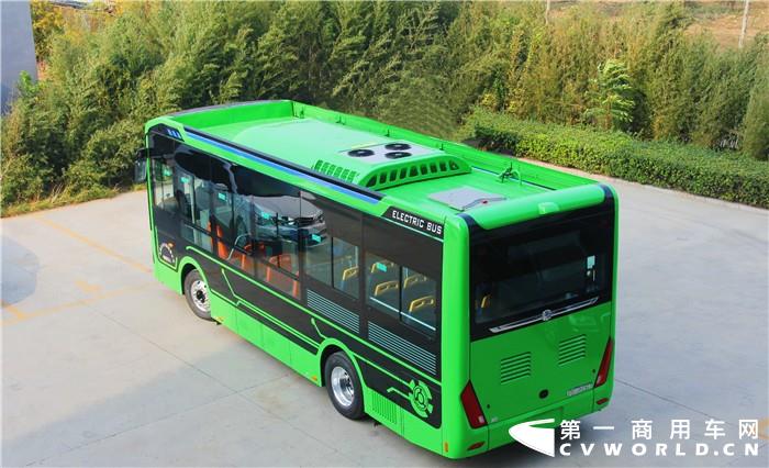 近期，批量中通8米新N系公交投入山西吕梁市场，用于服务城区的公交线路，助力吕梁市区公共交通体系转型再升级。