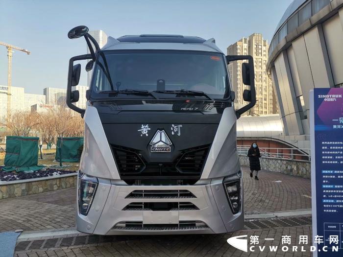 黄河X7系列4×2燃料电池牵引车.jpg