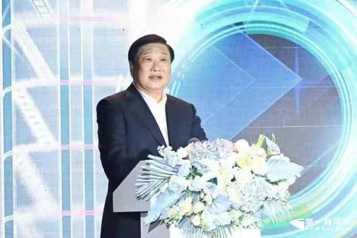 2022年10月12日晚，中国潍柴-德国凯傲携手十周年暨凯傲“中国第二故乡”济南总部点亮景观塔活动在山东济南莱芜凯傲叉车基地举行。