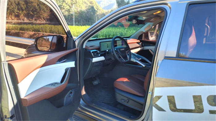 改-【第一商用车】13.68万起售 2.0T+豪华内饰+全能底盘 星际皮卡试驾体验如何？1353.png