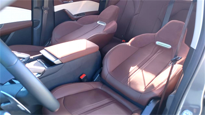 改-【第一商用车】13.68万起售 2.0T+豪华内饰+全能底盘 星际皮卡试驾体验如何？1357.png