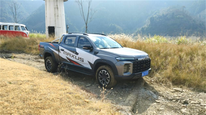 改-【第一商用车】13.68万起售 2.0T+豪华内饰+全能底盘 星际皮卡试驾体验如何？3234.png