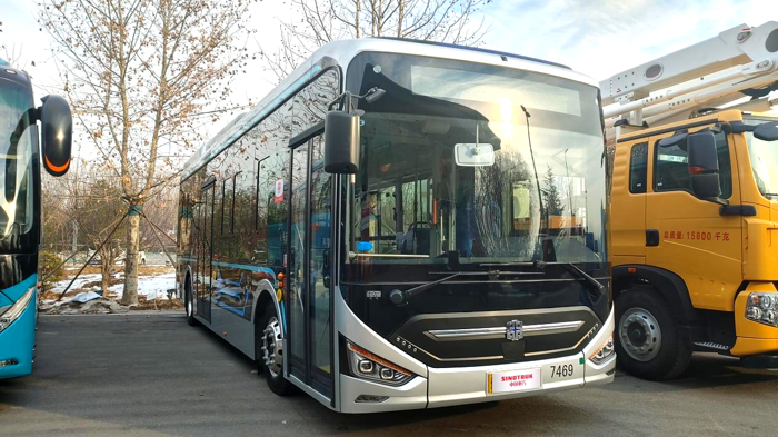 中通新一代燃料电池客车亮相2.png
