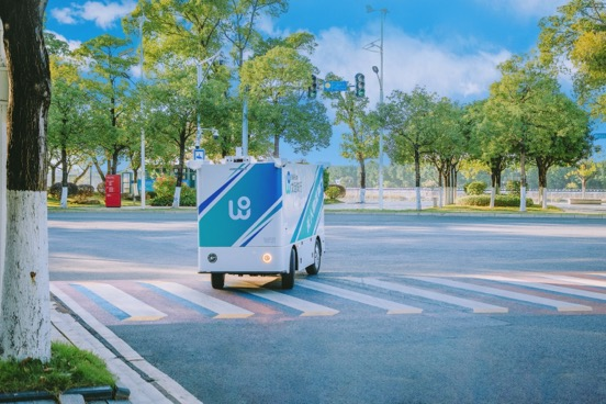 文远知行发布全新无人物流车Robovan W5 5.png