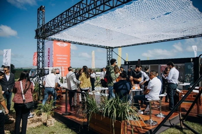 全球化战略再落一子 时代汽车携新品进军乌拉圭2.jpg