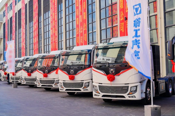 徐工XG1 EH610S纯电动牵引车.jpg