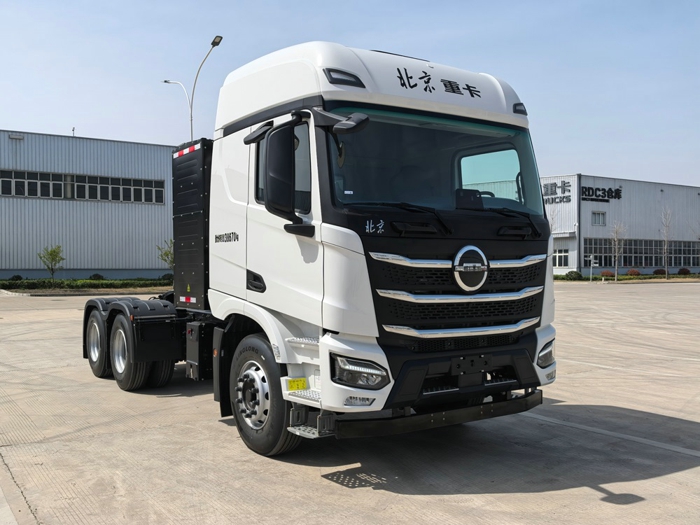 北京重卡纯电动半挂牵引车.jpg