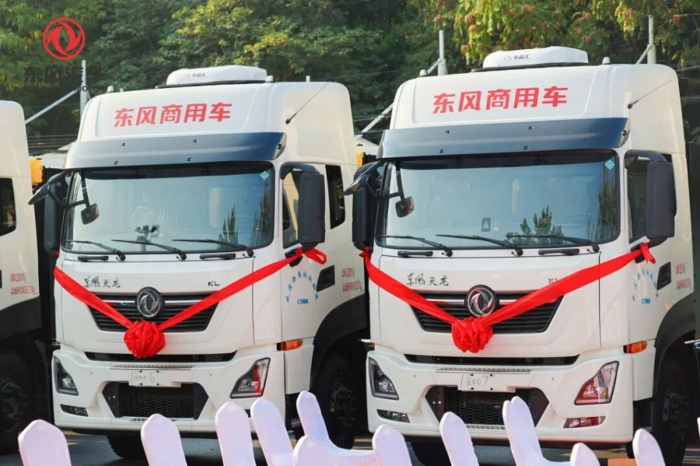 东风天龙KL纯电牵引车42.jpg