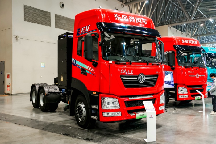 东风商用车新能源重卡.jpg