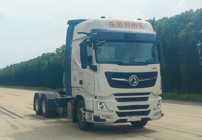 东风天龙KX牵引车（康明斯15N气体机，630马力）.jpg