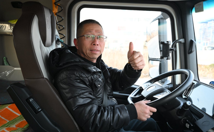 欧曼银河5M纯电重卡让刘师傅稳赚运输4.png