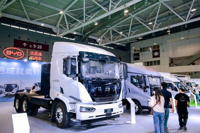比亚迪亮相深圳国际商用车生态博览会2.jpg