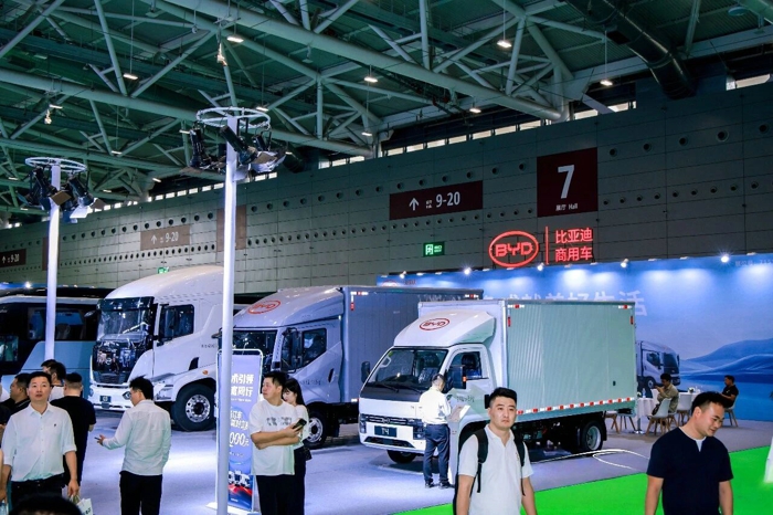 比亚迪亮相深圳国际商用车生态博览会3.jpg