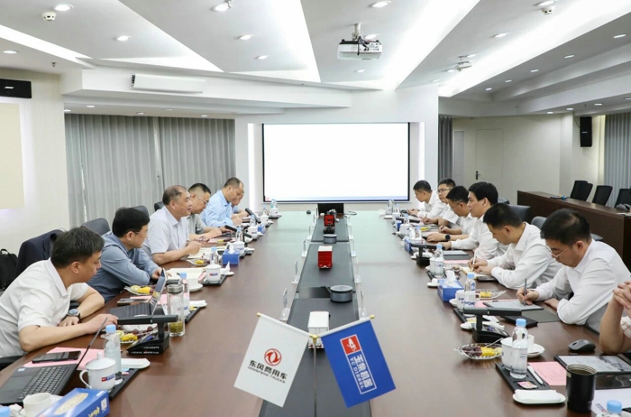 玉柴与东风商用车举行高层会谈，深化战略合作.jpg