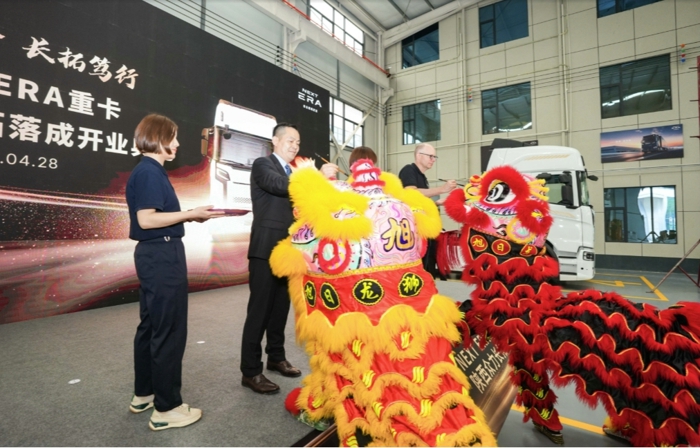 NEXT ERA重卡陜西眾力長(zhǎng)拓4S店開(kāi)業(yè)5.jpg