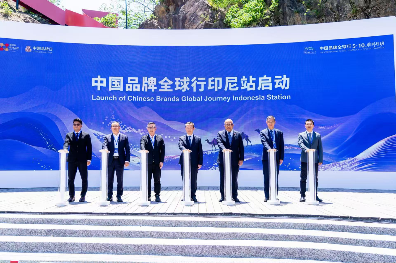 东风股份向古巴拉美社捐赠东风福瑞通8.png