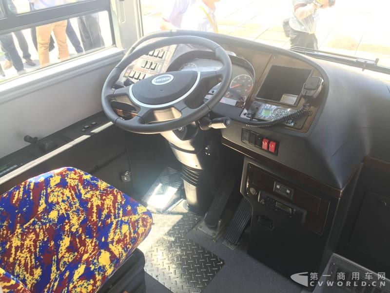 国内首辆运用轮毂电机技术的海格客车