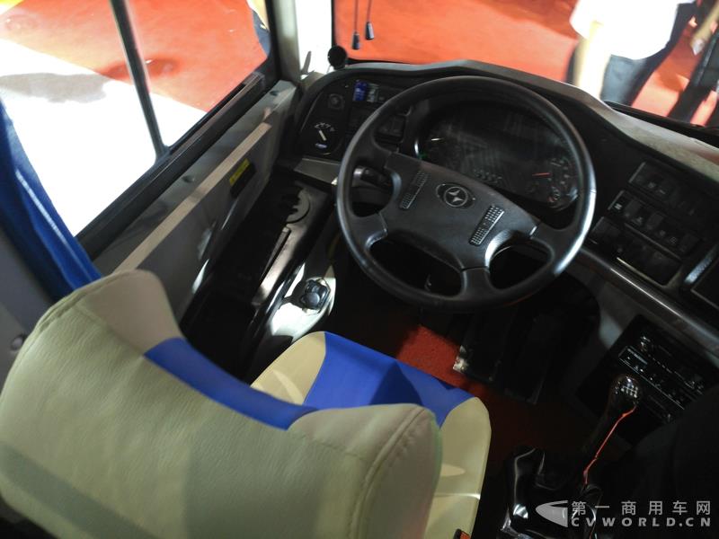 北方BFC6120T1D5J高端座位客车