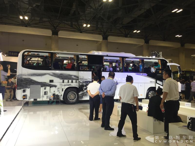 海悦第一代大数据智慧客车