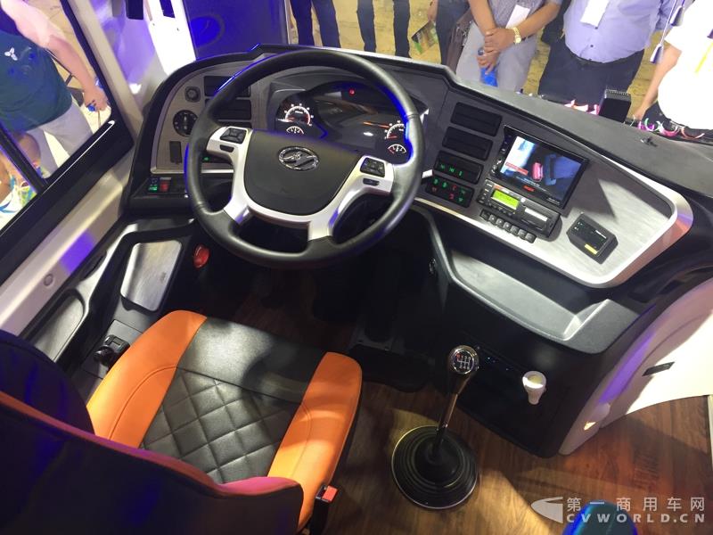 海悦第一代大数据智慧客车