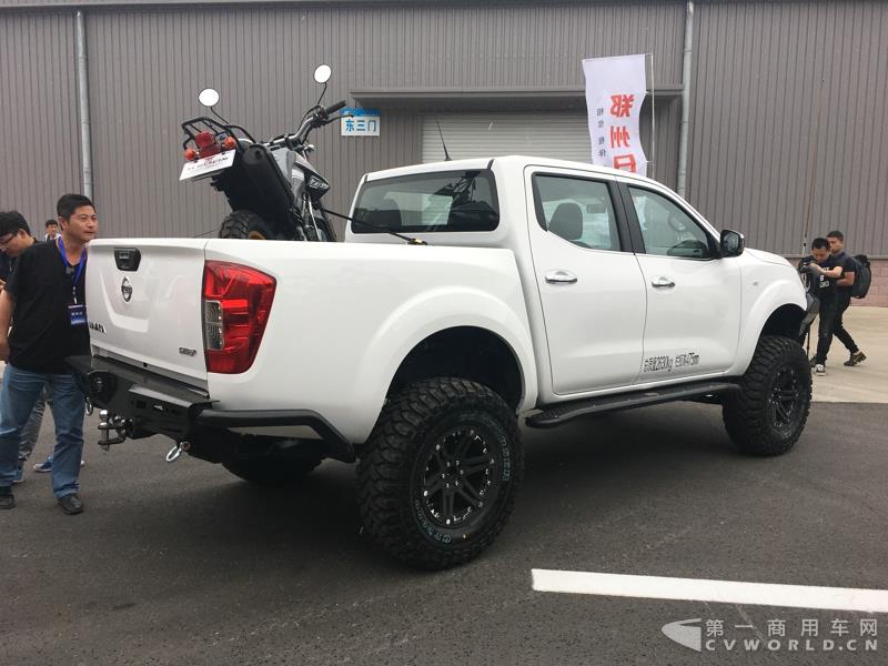 郑州日产新推出的高端皮卡纳瓦拉