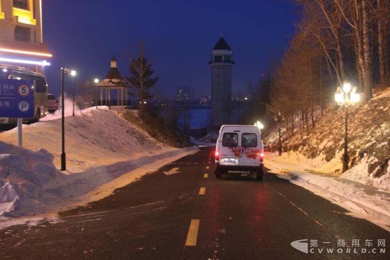 江铃特顺黑河英雄会冰雪挑战激情上演