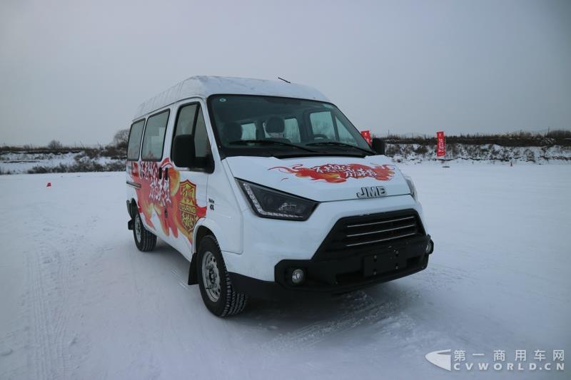 江铃特顺黑河英雄会冰雪挑战激情上演