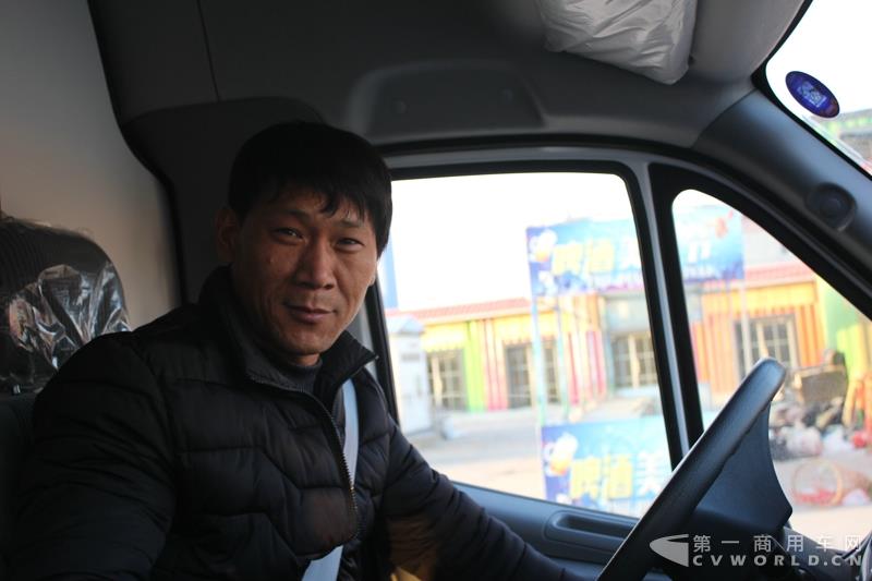 李伟试驾图雅诺