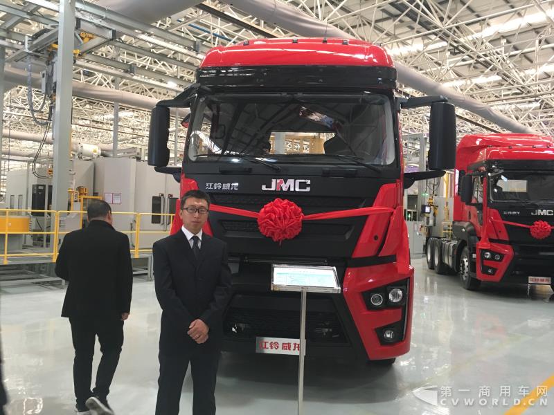 江铃威龙4X2 13L牵引车