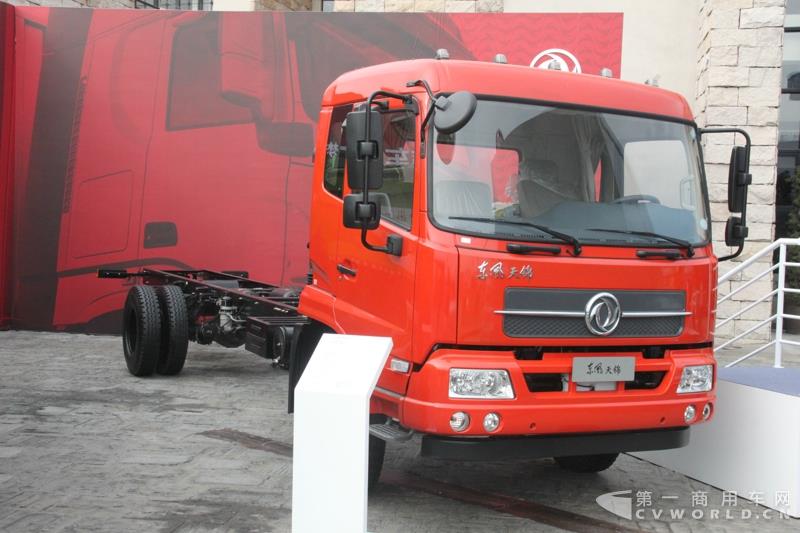 东风天龙4X2载货车