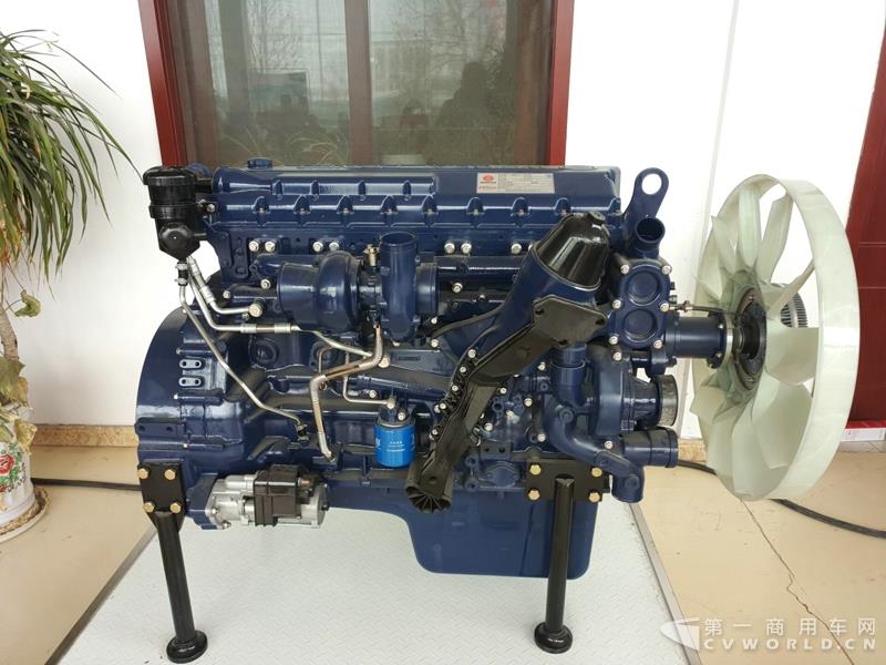 现场展示潍柴13L发动机