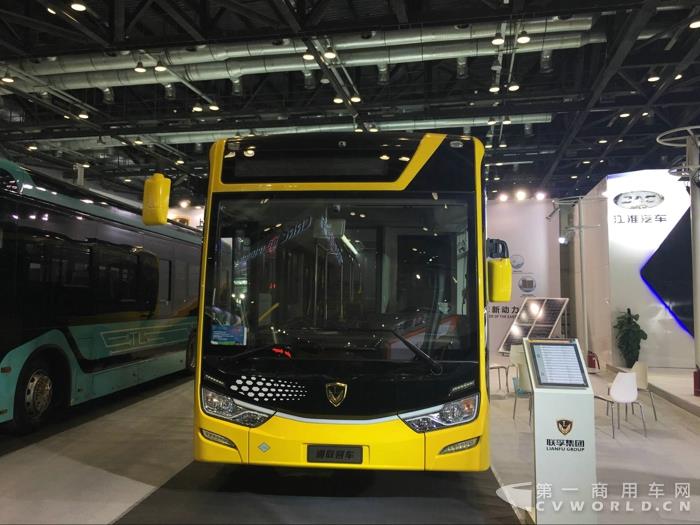 通联插电式混合动力城市客车