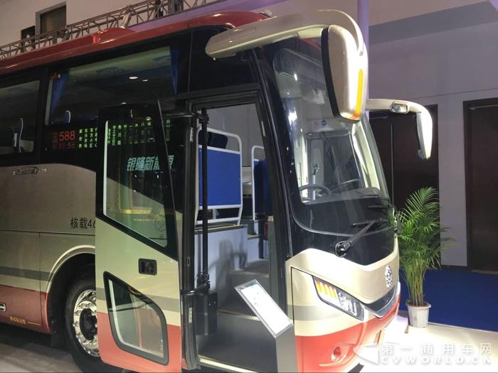 银隆11米纯电动客车