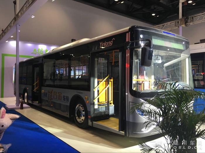 银隆12米镁铝合金纯电动公交车
