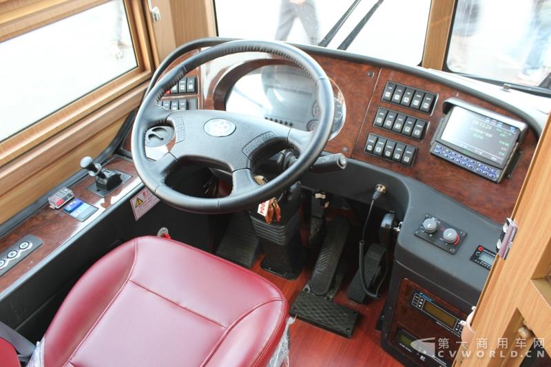 银隆纯电动仿古铛铛车