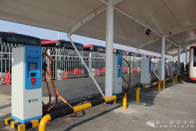天津市静海区公交站内的充电桩