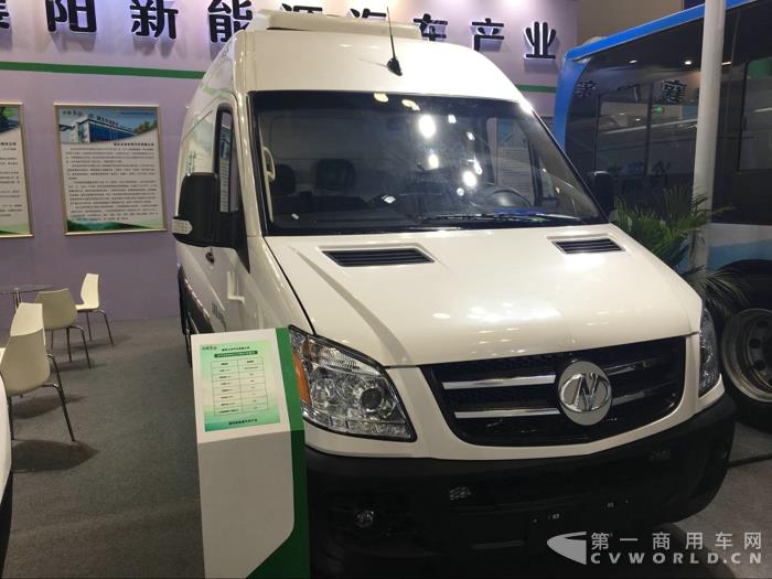 襄阳九洲带来的纯电动冷链车