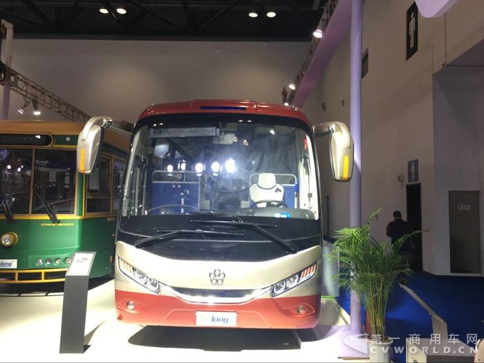 银隆11米纯电动客车